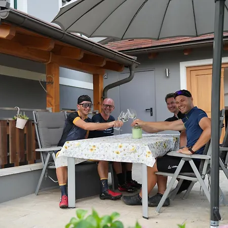 Muehlbauerhof Bed and Breakfast 4*