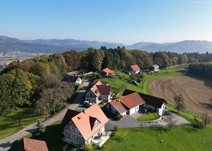 Muehlbauerhof Bed and Breakfast 4*